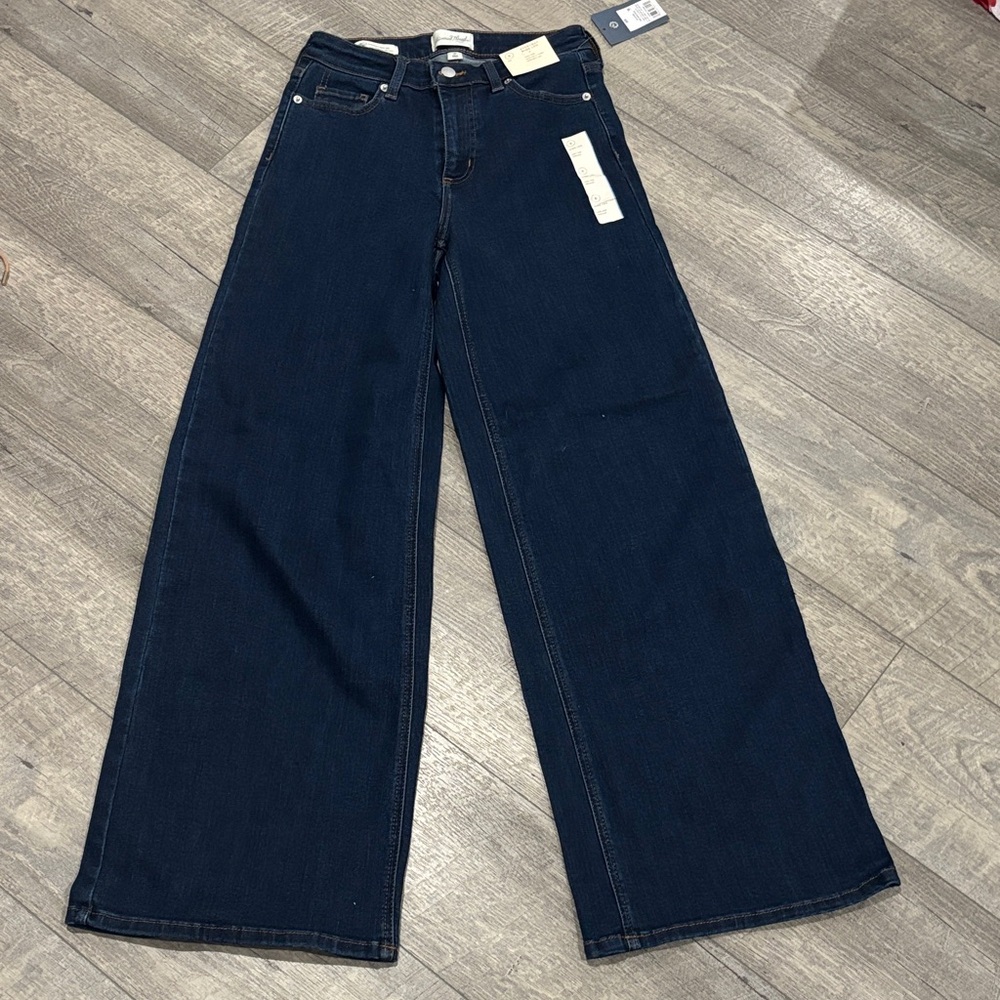 Universal Thread Women's Dark Indigo Wide-Leg Flare Jeans